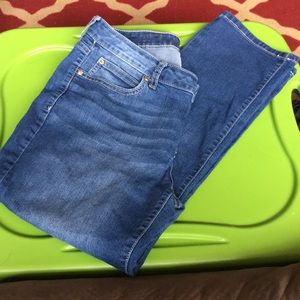 Jennifer Lopez Capris